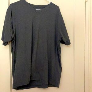 Uniqlo gray tee size : XXL